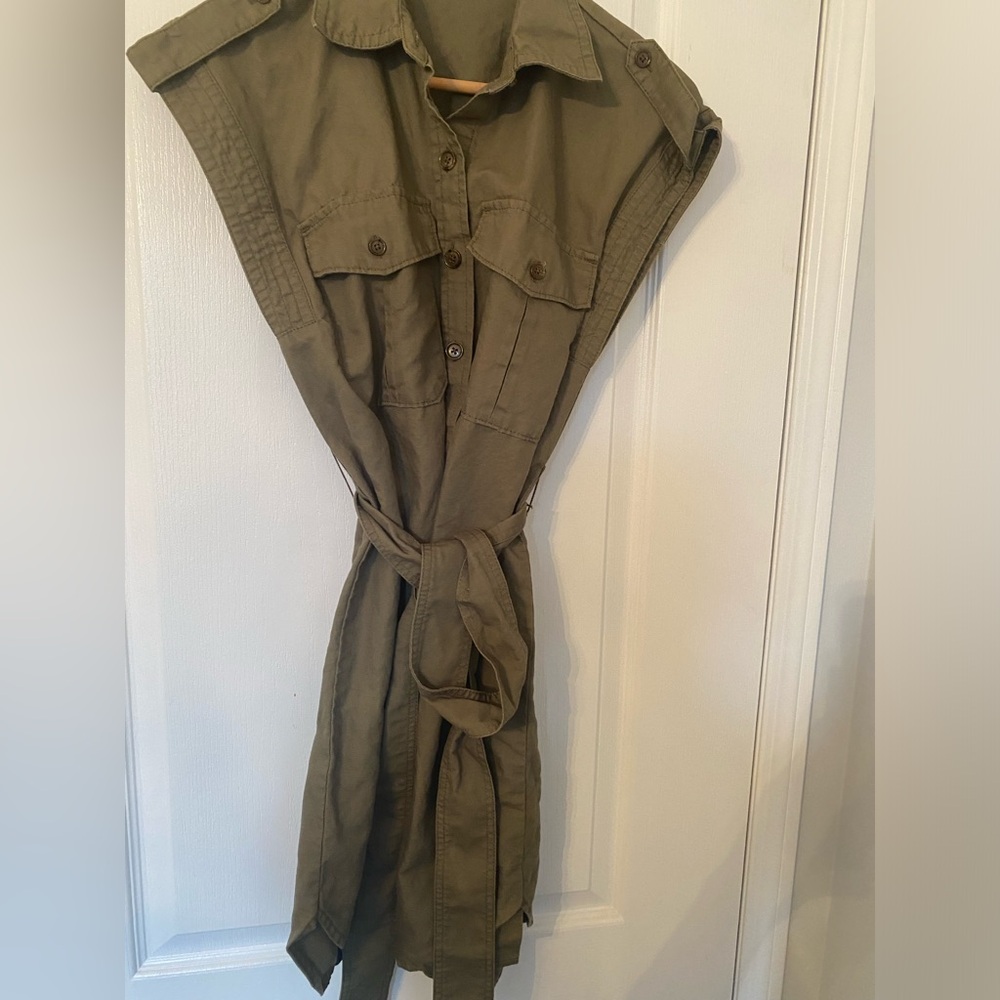 Cargo style sleeveless dress.